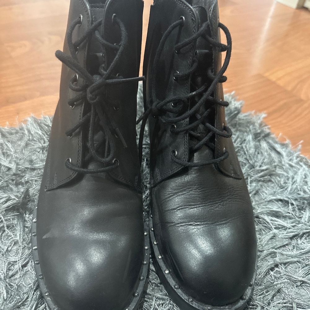 Ancle boots